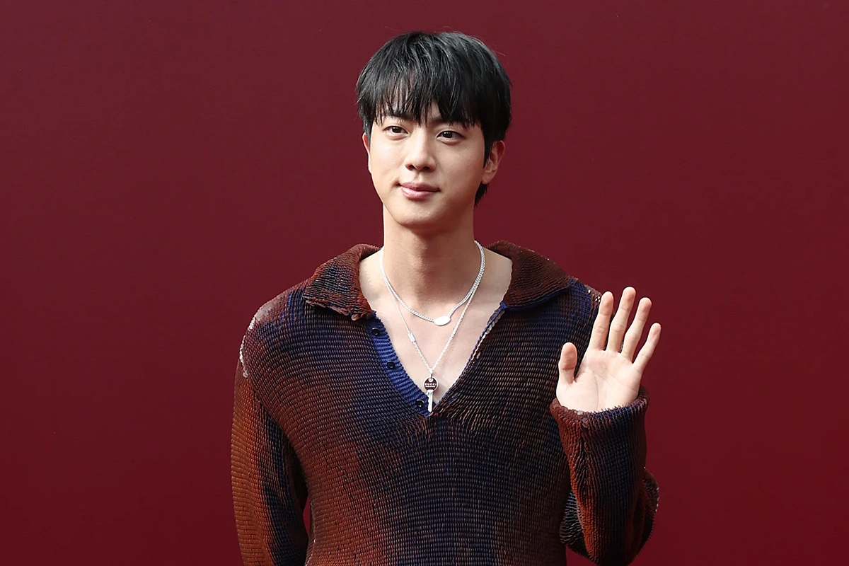 Jin Attends Gucci’s Spring-Summer 2025 Show During Ambassador Debut