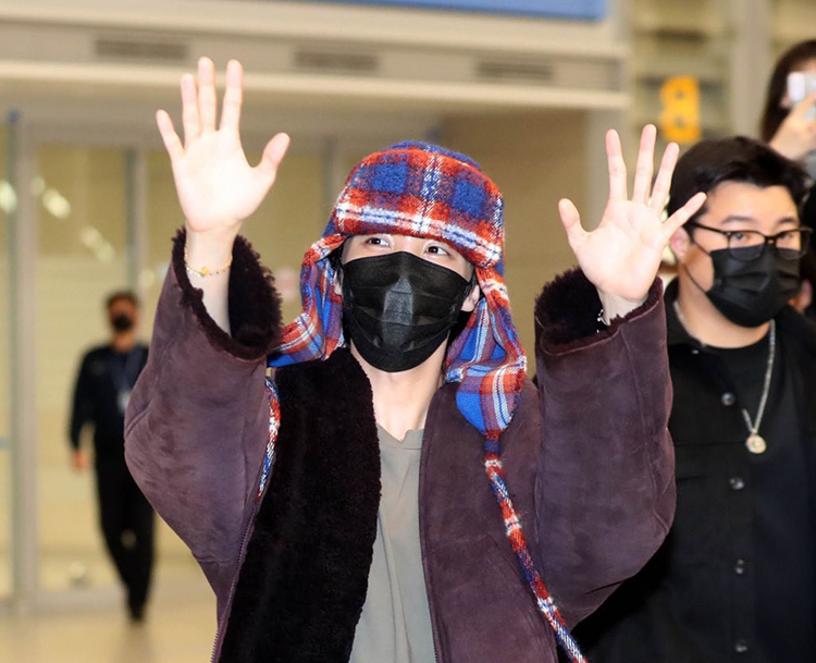 Photos: 02/23 J-Hope arriving at Incheon International Airport