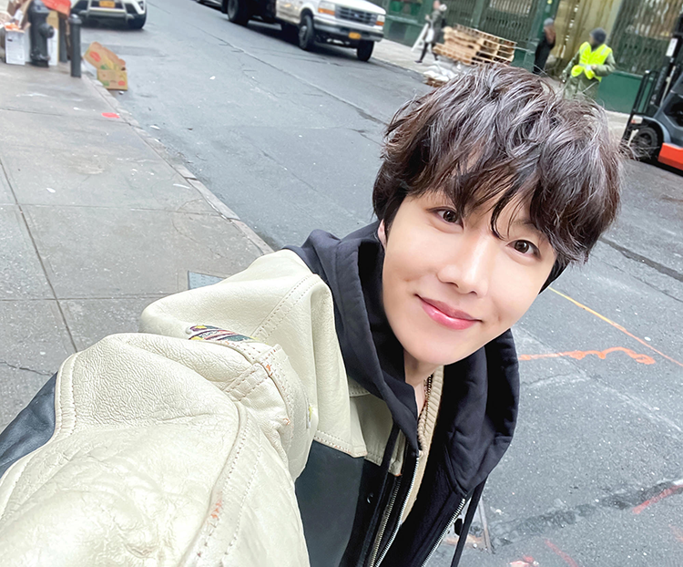 Fans emotional as BTS' J-Hope pens message on occasion of New Year