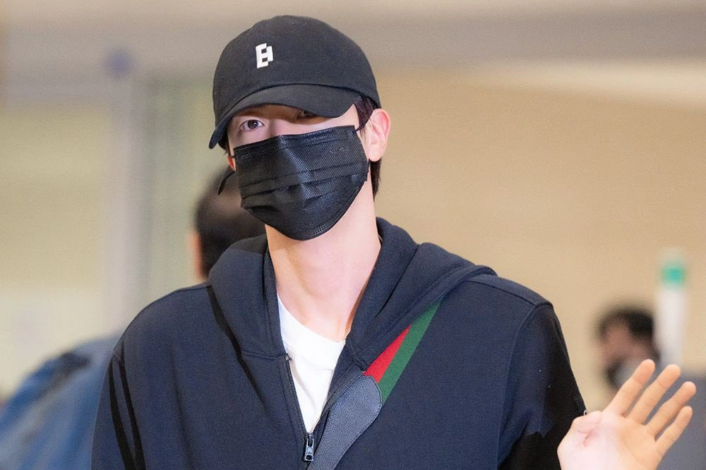 Photos: October 11 - Incheon International Airport Arrival: Jin