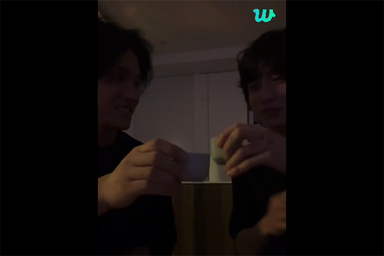 Watch: 07.04.2023 Jungkook on Weverse Live with Seventeen's Mingyu!