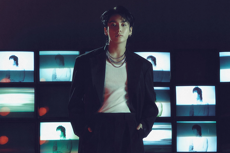 Jungkook Becomes 1st Korean Soloist To Spend 5 Weeks In Top 40 Of Billboard 200