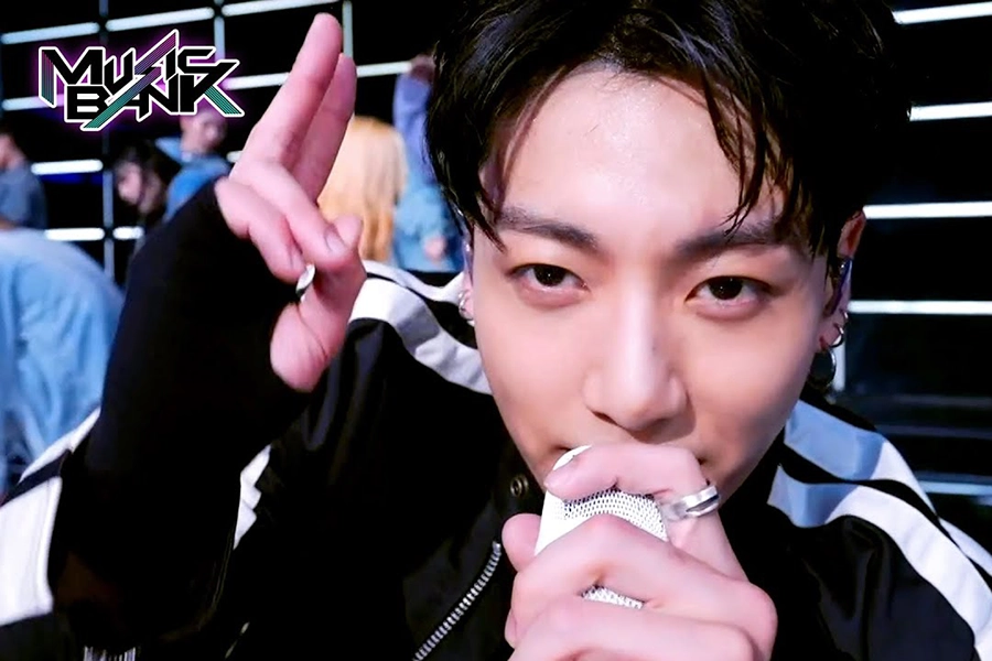 Watch: Jungkook Performs '3D' on Music Bank
