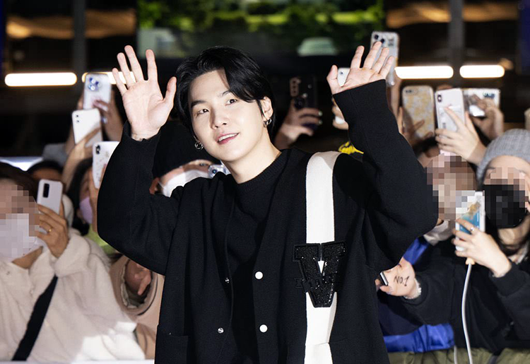 Photos: Suga flaunts new hair look at the VIP premiere of The Devil’s Deal