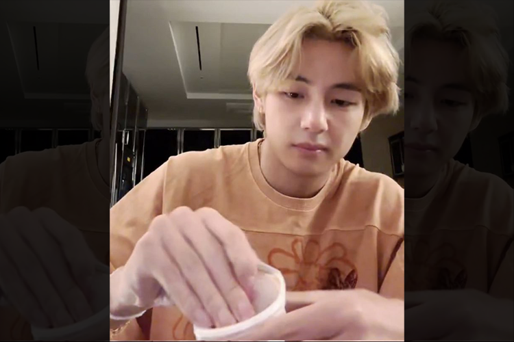 Watch: 08.13.2023 V on Weverse Live!