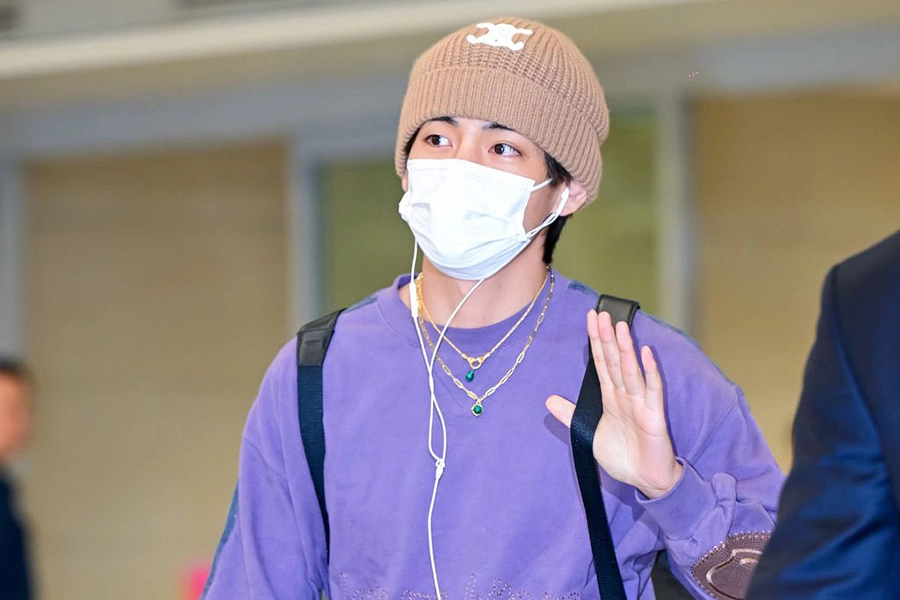 Photos: 10.26.2023 V Arriving at Incheon International Airport