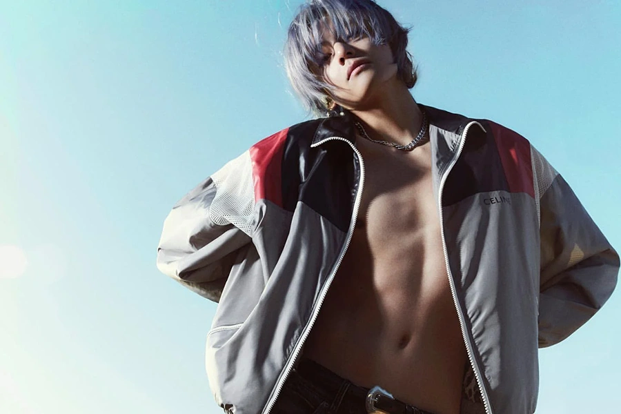 V takes center stage on 'Harper's Bazaar' Korea's February Cover